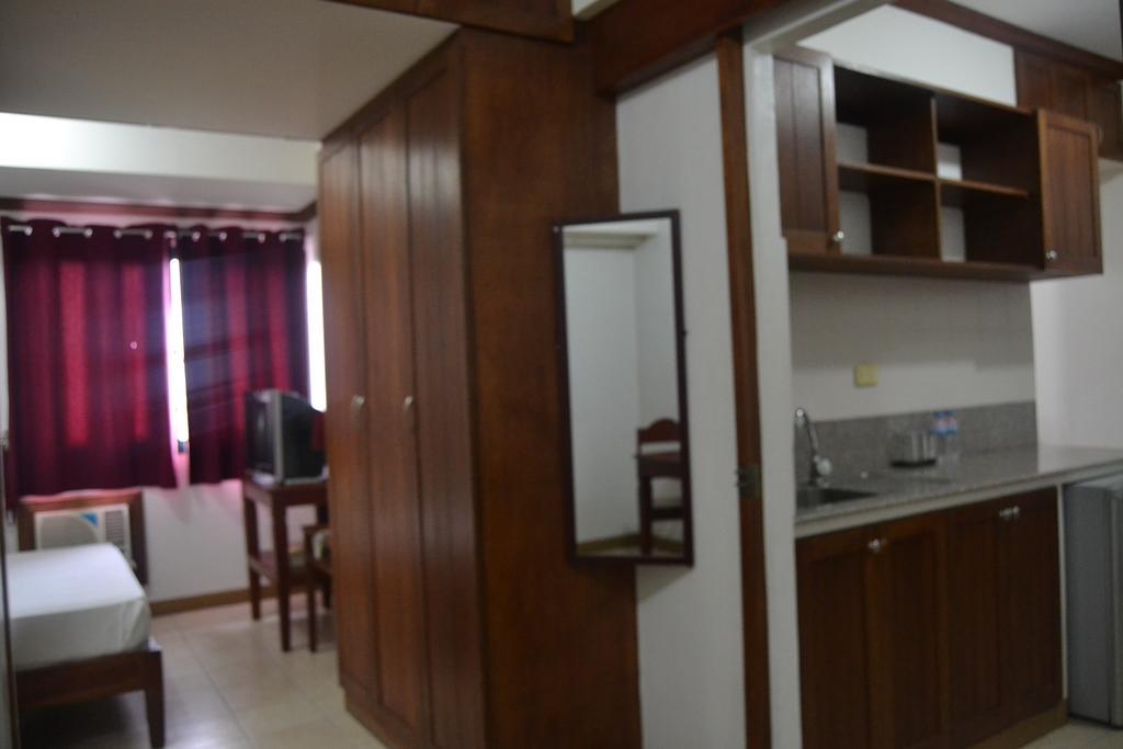 Isabelle Royale Paranaque Paranaque City Εξωτερικό φωτογραφία